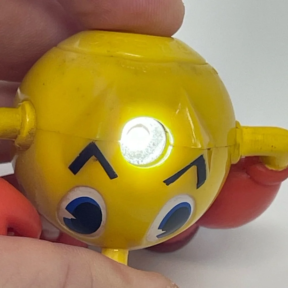 Pacman mini figure‎ 2” flashlight CandyRific promo